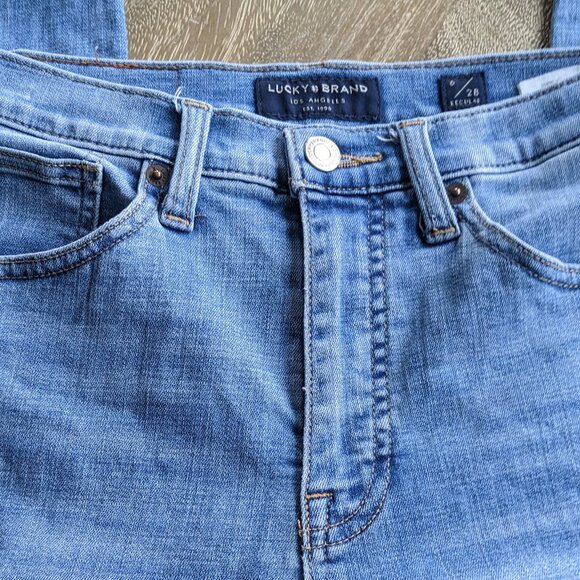 Lucky Brand High Rise Skinny Bridgette, Light Wash Distressed Jeans, Size 6/28 - Picture 1 of 9